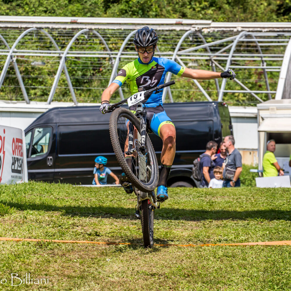 1e6083f1-16a0-44f1-ae3d-b175b46e9b48 1e6083f1-16a0-44f1-ae3d-b175b46e9b48