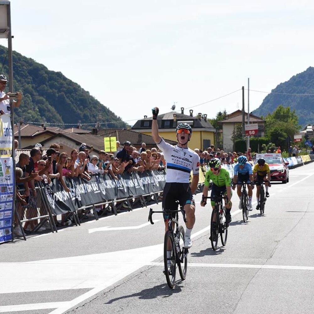 27960a60-f9e6-4ca3-8ad4-b3bd4916aaa2