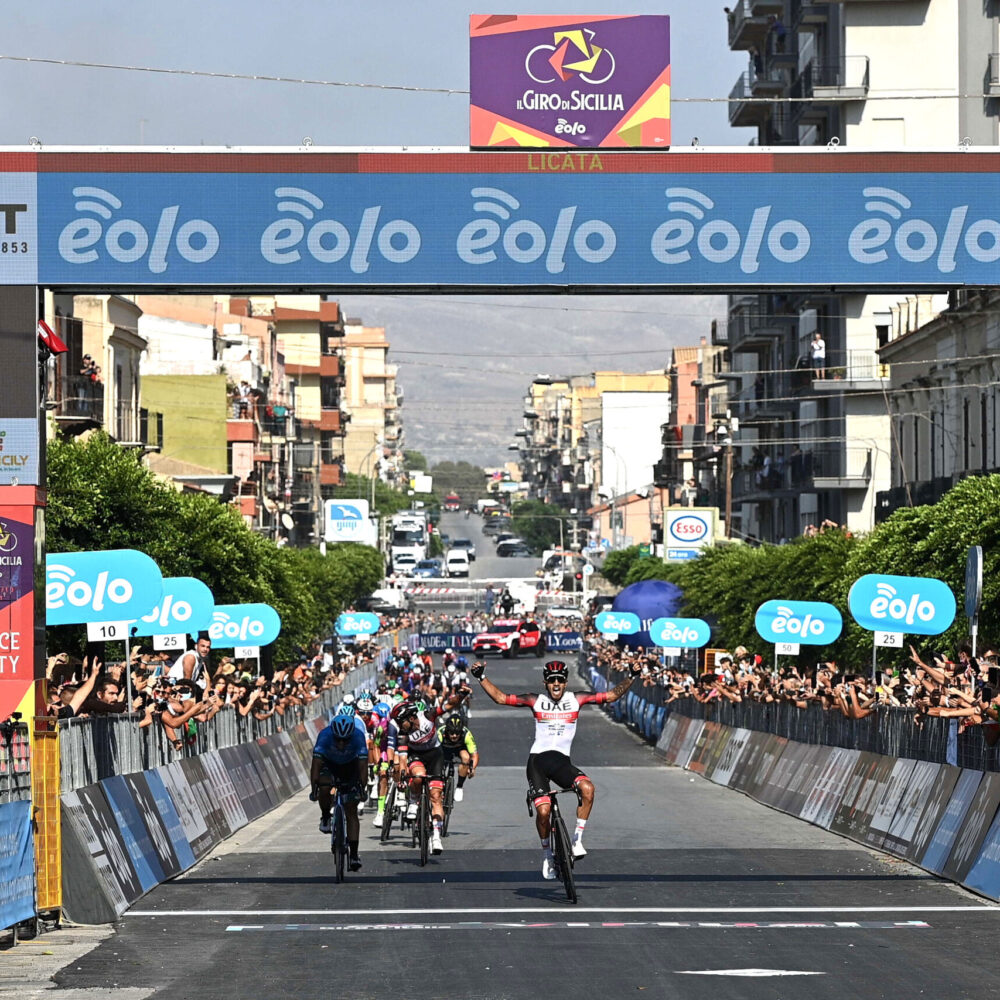 2ae51e5a-824d-4f39-8efb-00cfaca2d7c0 2ae51e5a-824d-4f39-8efb-00cfaca2d7c0