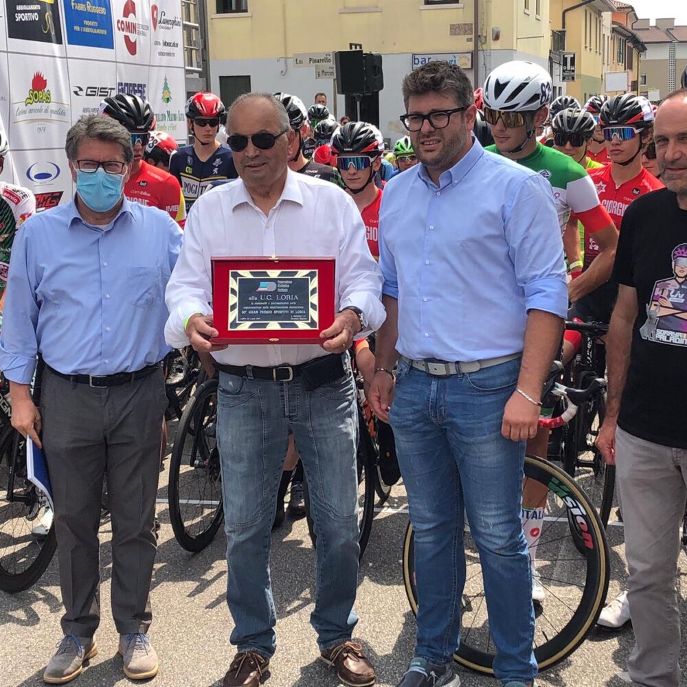 2f98f504-54c5-4fce-b192-0d46b4f76ff5