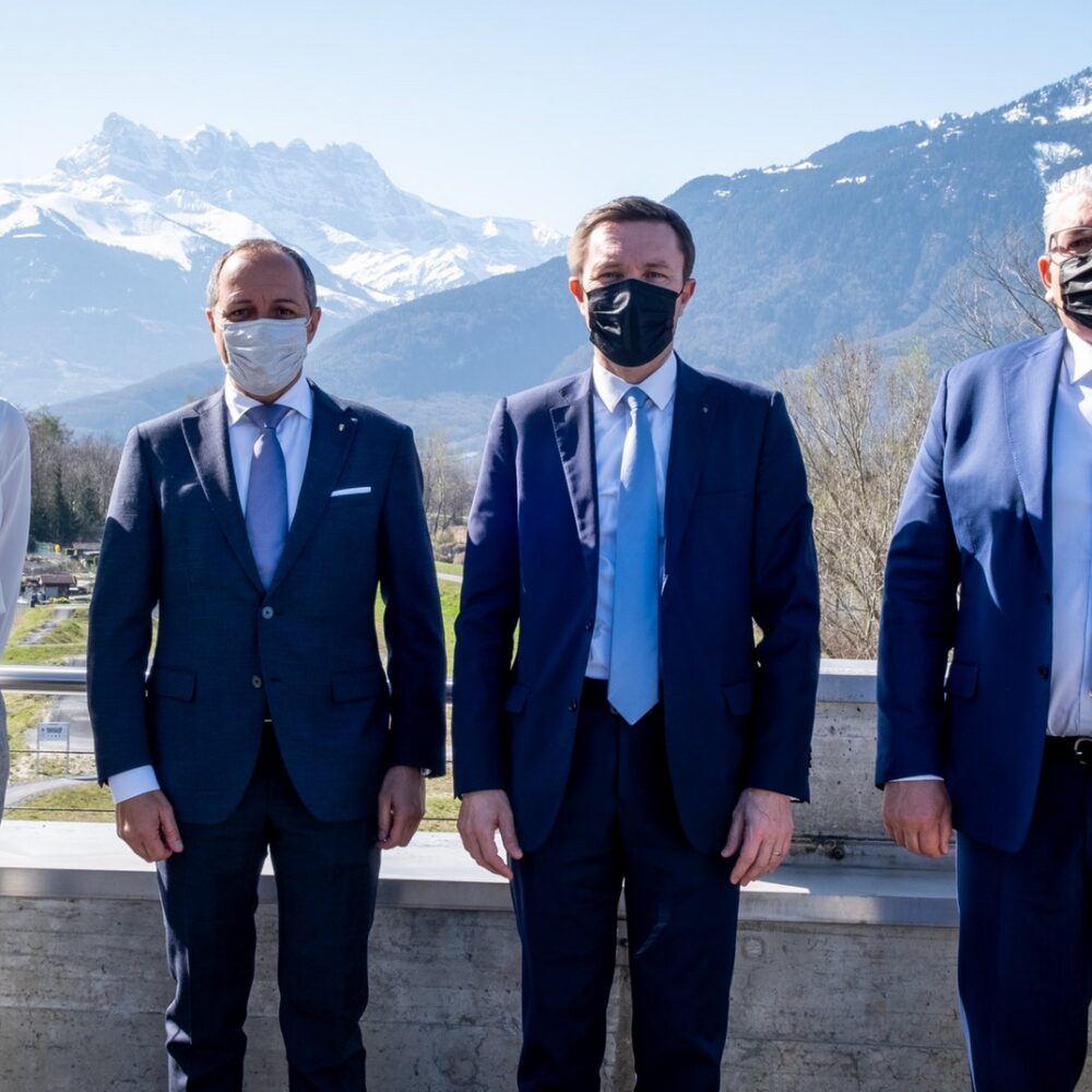 33e6539c-1b4c-46d5-8760-d71ccaf78cf0 33e6539c-1b4c-46d5-8760-d71ccaf78cf0