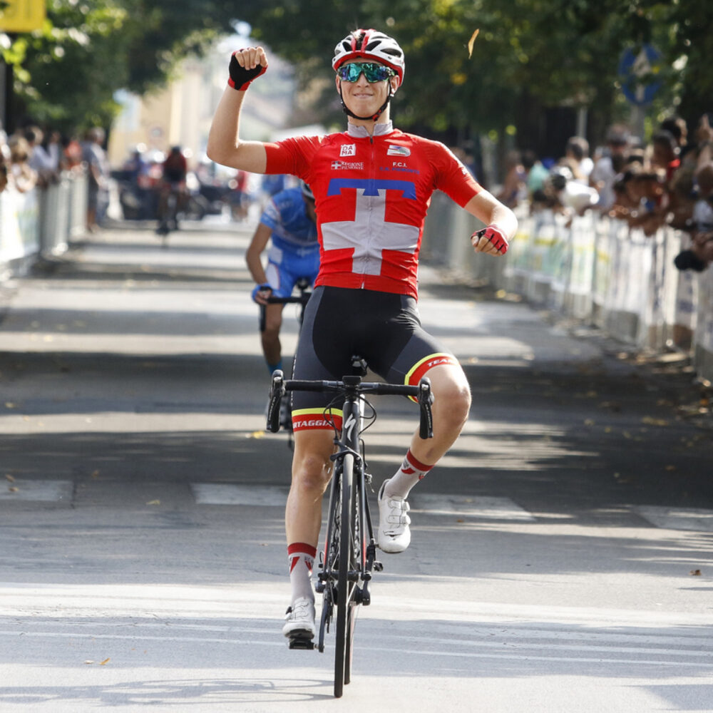 4f25ec67-d00e-4ee8-8b5c-2d784e8392f8 4f25ec67-d00e-4ee8-8b5c-2d784e8392f8