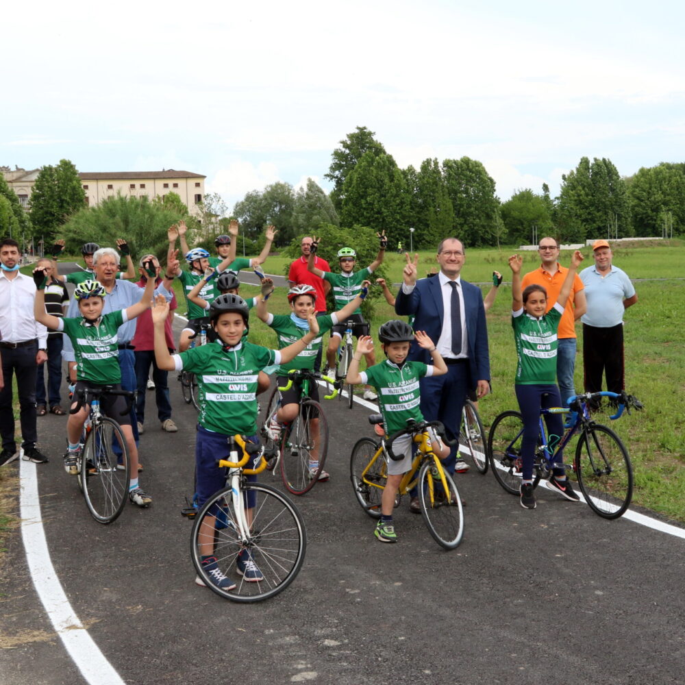 6d036d21-e3bf-472d-b56d-8c021ba6b8d9 6d036d21-e3bf-472d-b56d-8c021ba6b8d9