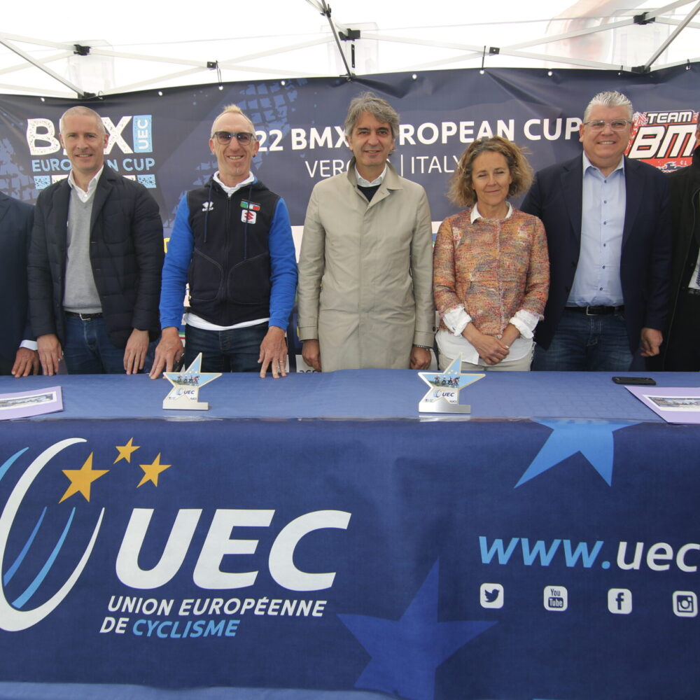 6d733333-b892-4995-babc-cfb6496a2ea1 6d733333-b892-4995-babc-cfb6496a2ea1