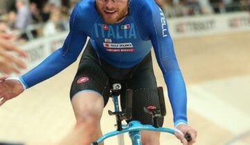 Simone Consonni in allenamento a Montichiari