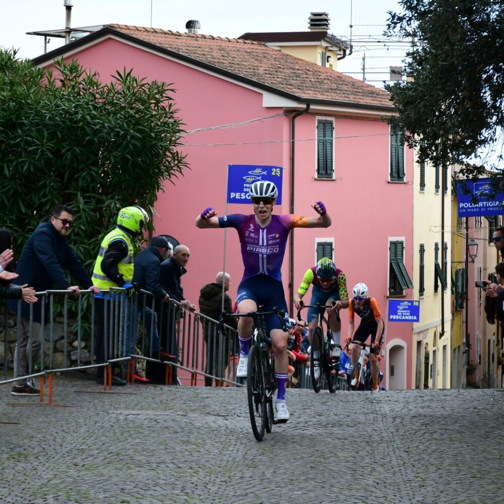 812145c9-dcbc-46f3-936c-f8c27a182523 812145c9-dcbc-46f3-936c-f8c27a182523