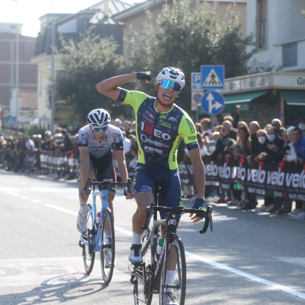 96165b08-71e1-49c0-b8a2-d5cc2814c86f