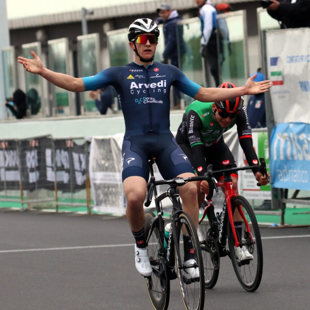 b061653a-47f8-42dc-8c2b-fcd47dd0b644 b061653a-47f8-42dc-8c2b-fcd47dd0b644