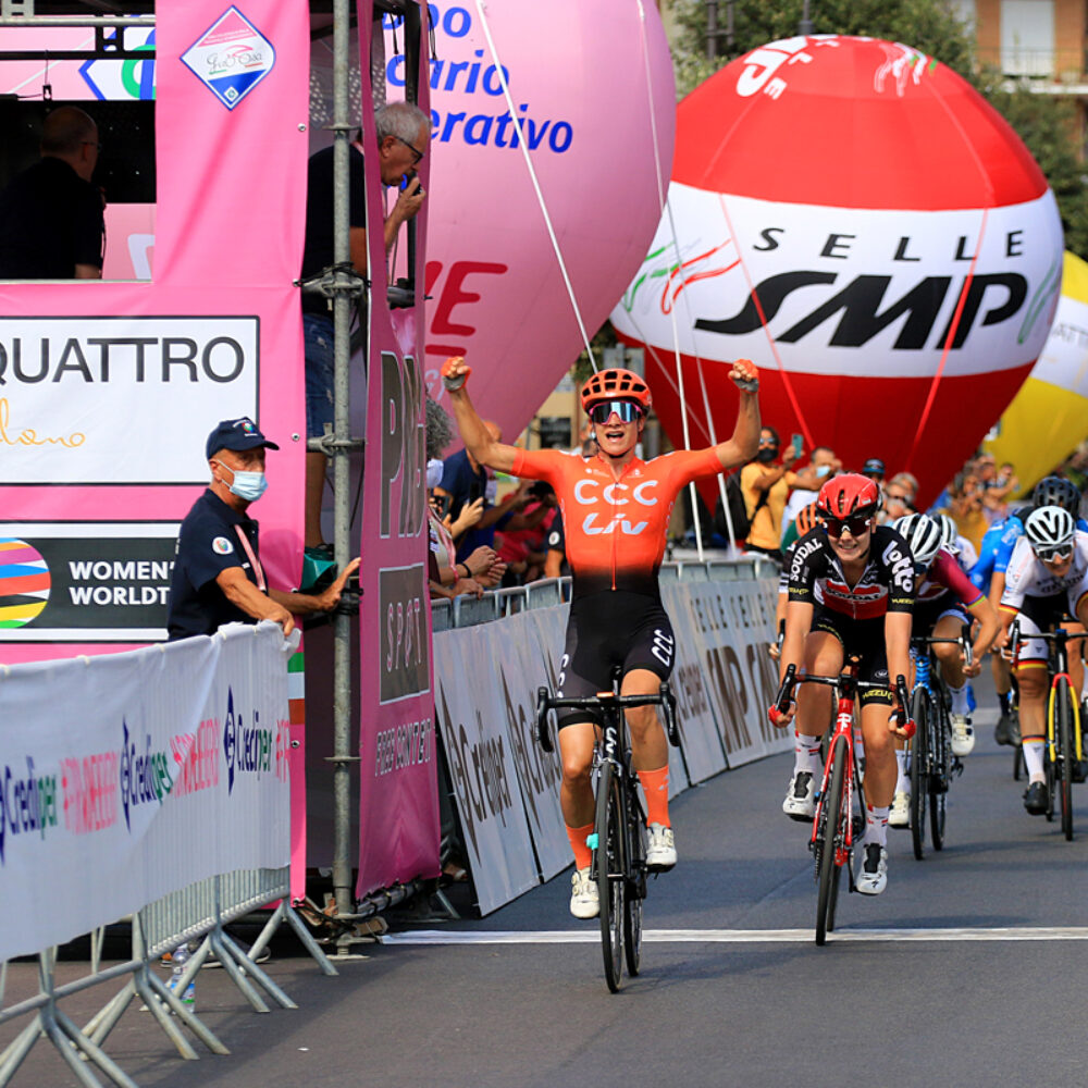 b74189a4-d218-46cc-87b2-c45b7c25d092 b74189a4-d218-46cc-87b2-c45b7c25d092