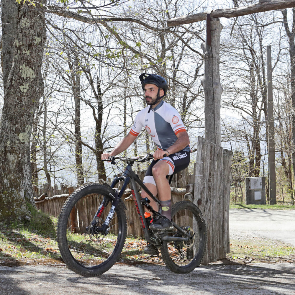 b9725a51-4636-406c-809e-dccea6f53f89