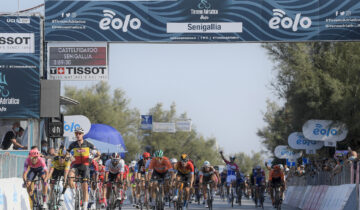 Tirreno-Adriatico EOLO – Merlier sfreccia a Senigallia