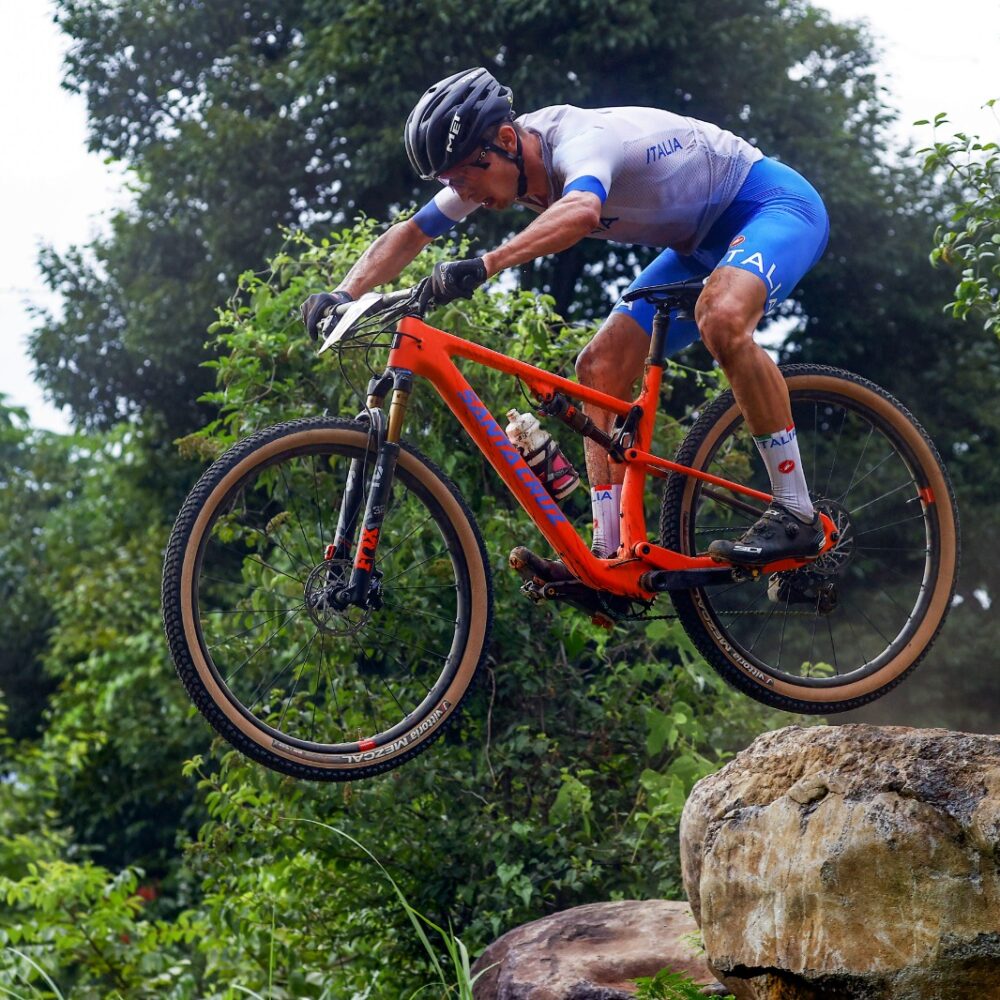 ce1c4042-2e68-4bbc-b35f-cca49809598e