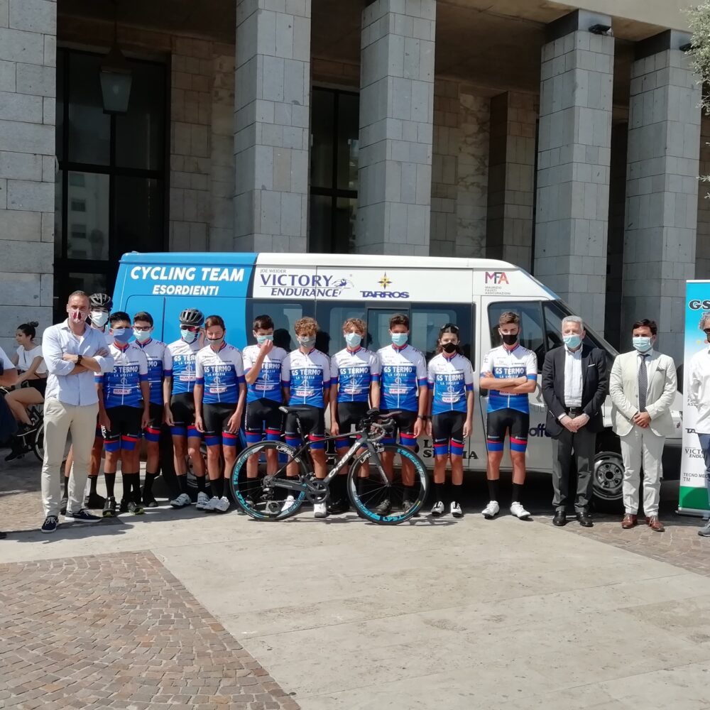 d60fce5e-a7fd-4926-bfa6-11e2ce62e5ea