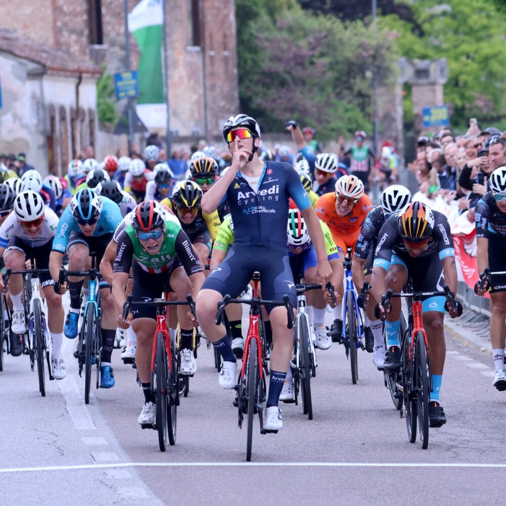 d6151a9d-c40a-422c-ba16-f5ee92f68b45 d6151a9d-c40a-422c-ba16-f5ee92f68b45