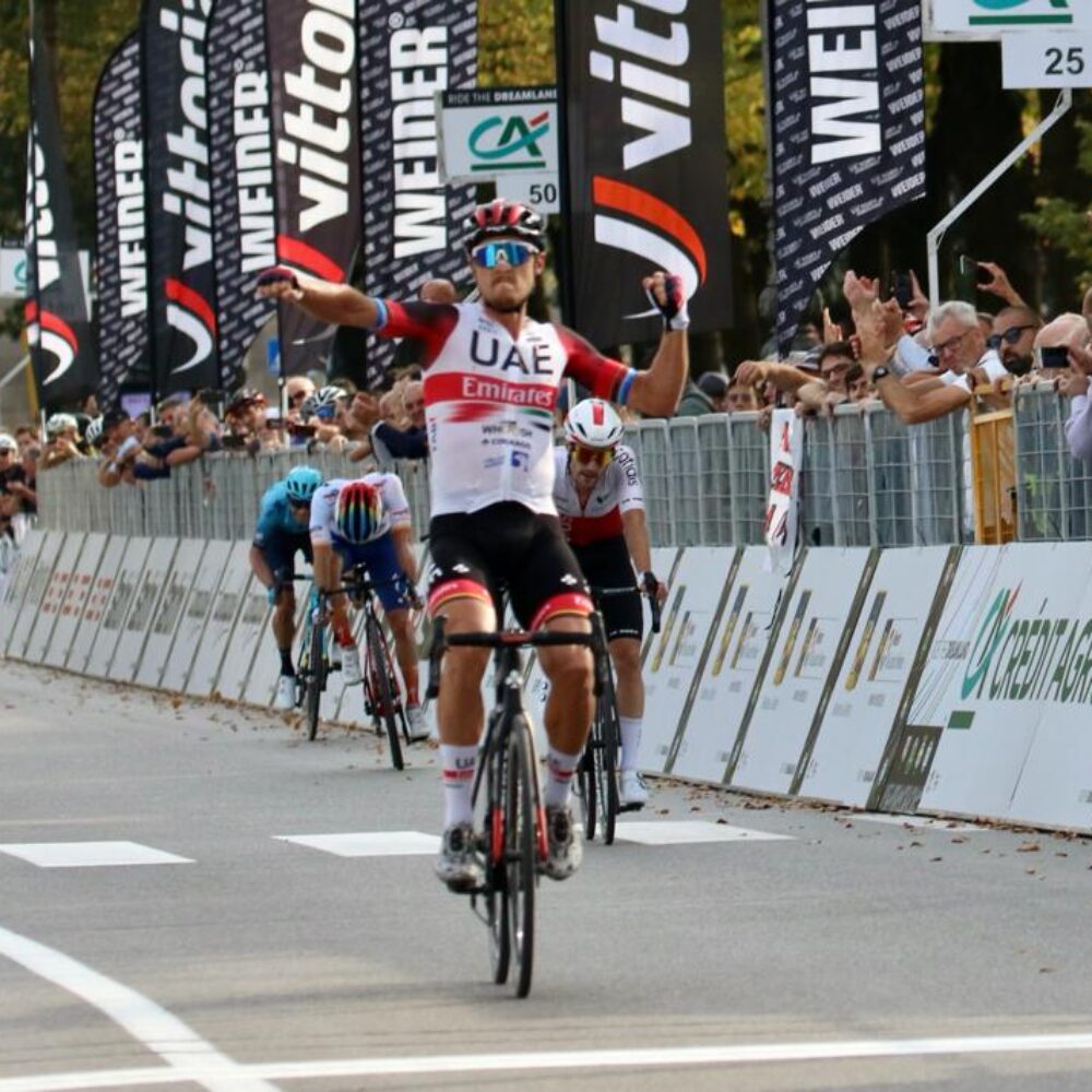 d6bfa402-bd49-49eb-b843-ed728bd4ba87 d6bfa402-bd49-49eb-b843-ed728bd4ba87