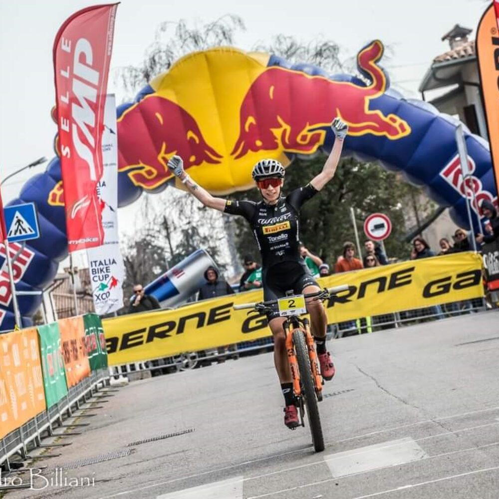 de6b5b21-16e3-4da4-bc90-7a16061ac8ed de6b5b21-16e3-4da4-bc90-7a16061ac8ed