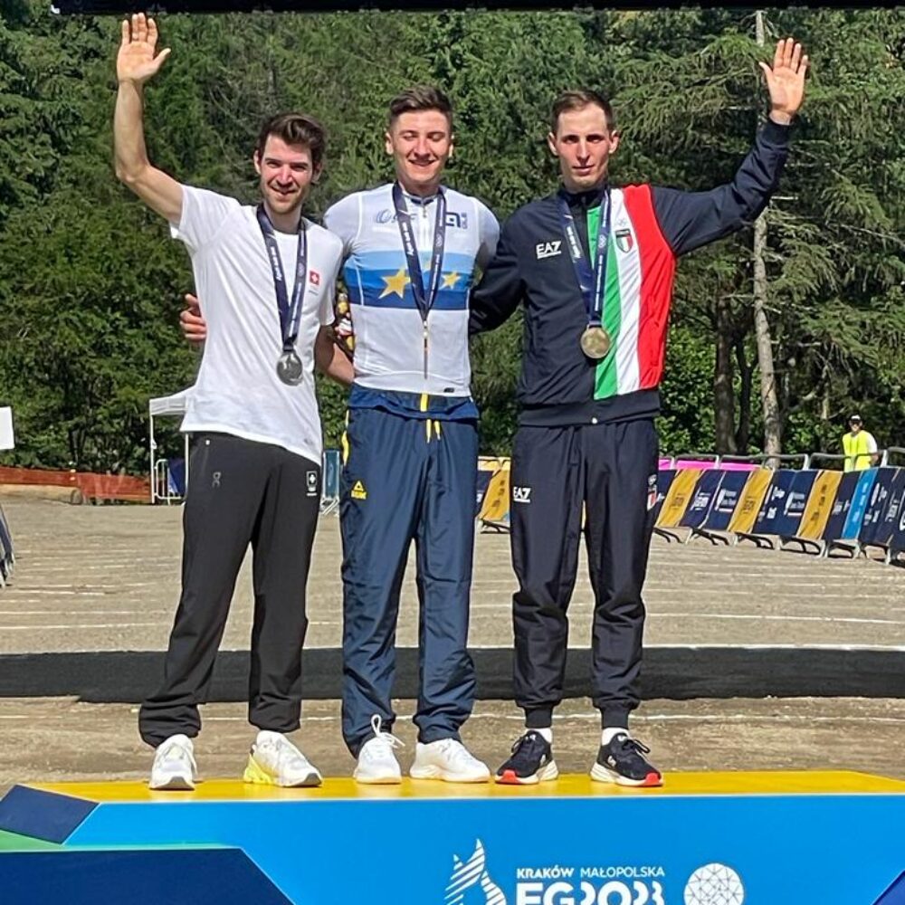 eef91c09-0748-474e-b88c-6386370eff4f