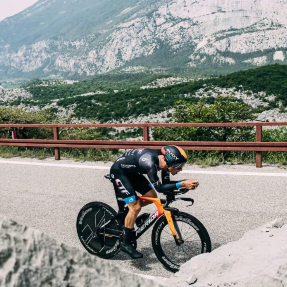 ef1d6067-a0ac-4c39-8b79-a807a72e1e8f