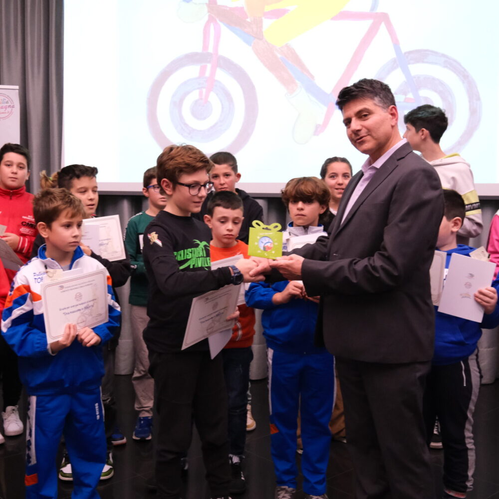 ef6cab20-a411-48d3-af73-9626fb816960