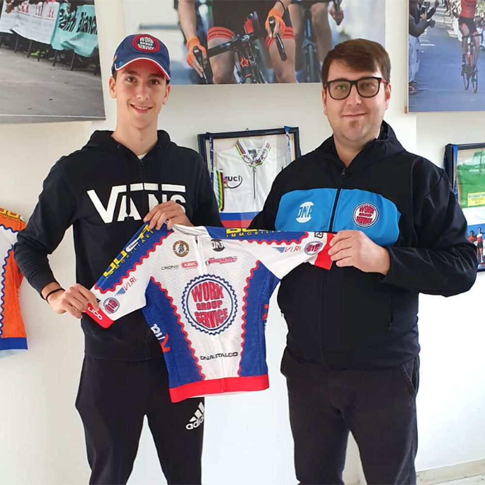 f077a5da-a8a7-4699-9695-7de76676e2a0 f077a5da-a8a7-4699-9695-7de76676e2a0