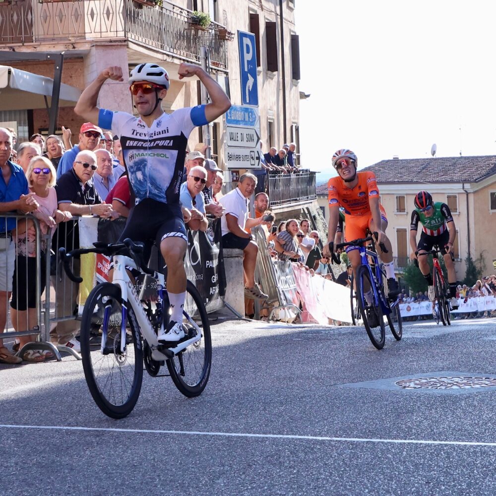 f33a0637-f689-4a93-a801-d917f350451a