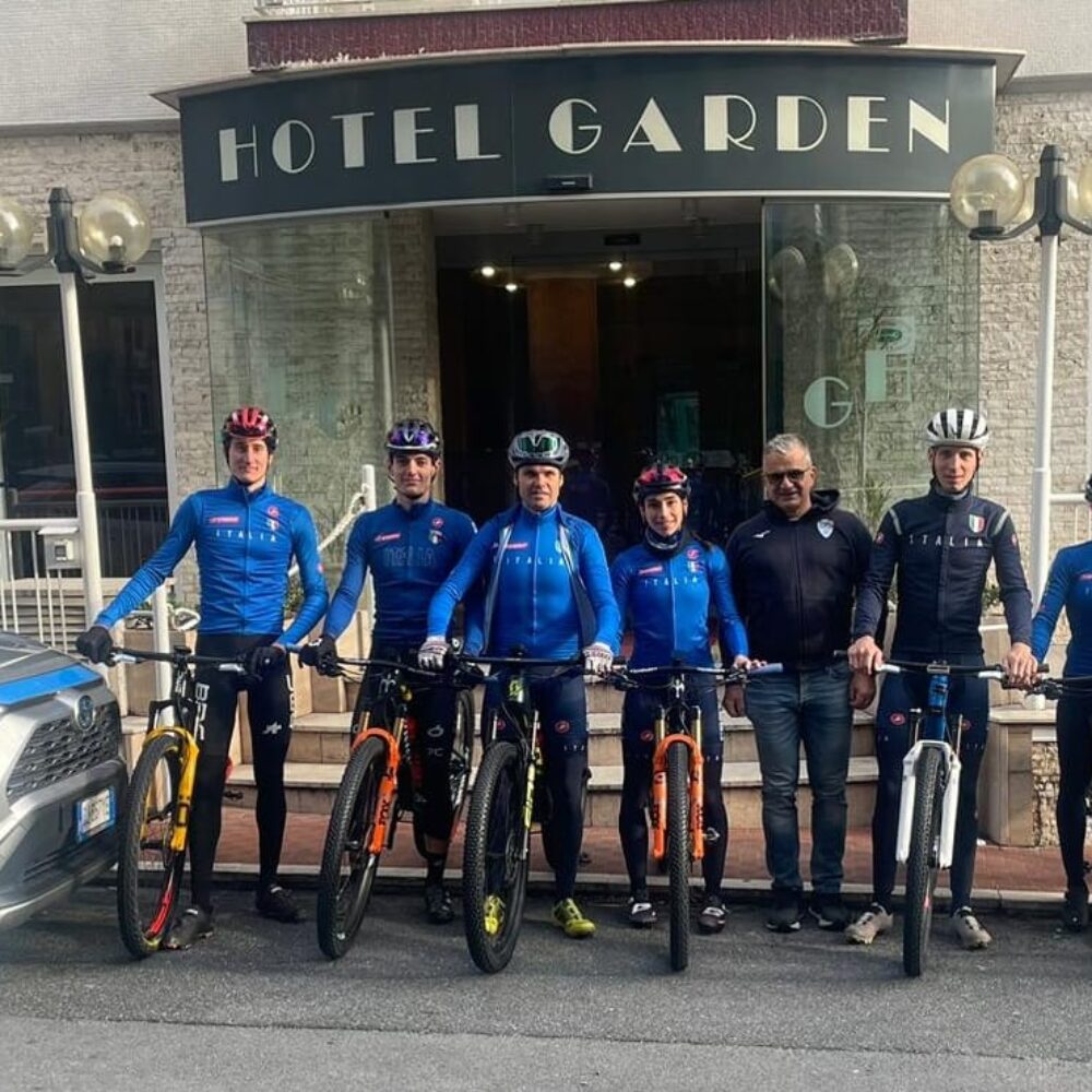 feef34d3-0dfd-4ed7-bdd5-f115029d8754