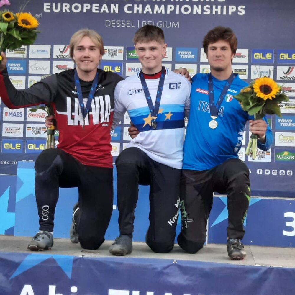 8f02a8f5-76bd-424d-a414-61777ce7c184 8f02a8f5-76bd-424d-a414-61777ce7c184