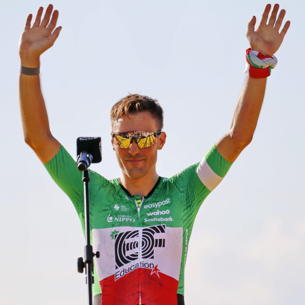 70d25939-8d99-4b0a-8ee2-25c188f5b8db 70d25939-8d99-4b0a-8ee2-25c188f5b8db