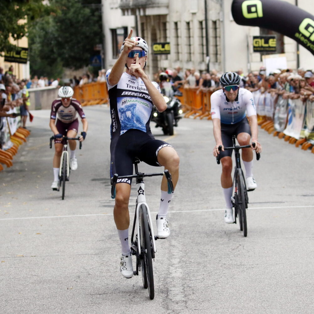 7280f1c2-b76c-43e7-99dc-7d30c9199d42 7280f1c2-b76c-43e7-99dc-7d30c9199d42