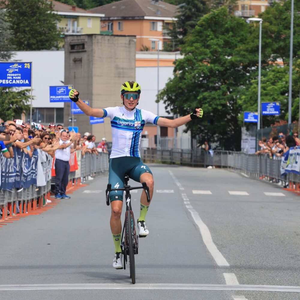 7d8a3bab-800f-42e2-be5e-c48593facc6e 7d8a3bab-800f-42e2-be5e-c48593facc6e