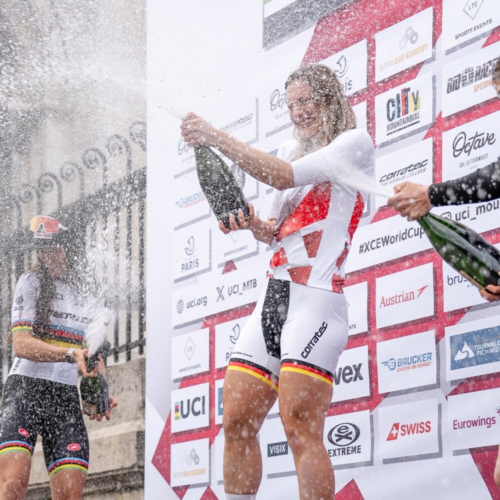 abe09184-040b-49d3-9688-d8f0391f6da7 abe09184-040b-49d3-9688-d8f0391f6da7