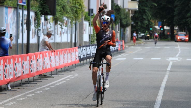 b819d265-032b-400b-923a-25f9a2b517e6 b819d265-032b-400b-923a-25f9a2b517e6