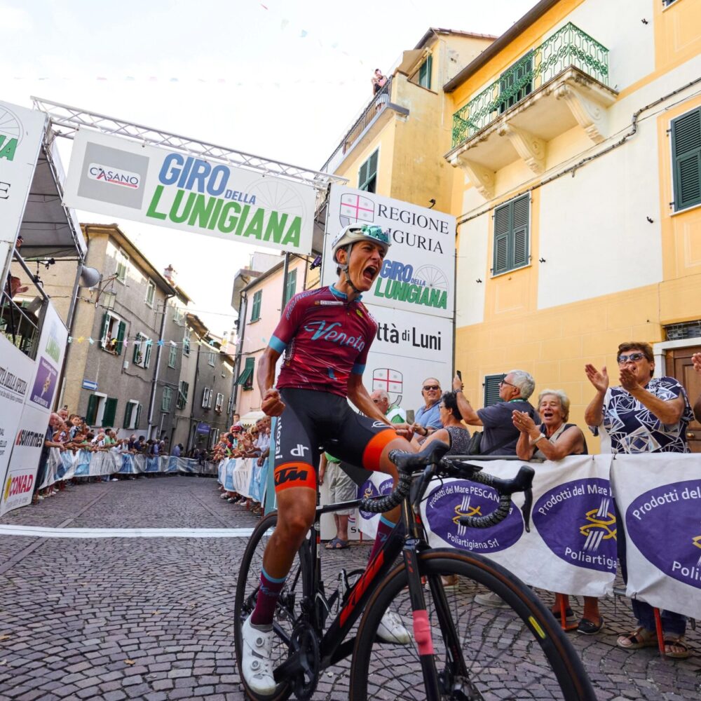 4af87783-f2d7-4ade-9e99-ad9ecf9243c1 4af87783-f2d7-4ade-9e99-ad9ecf9243c1