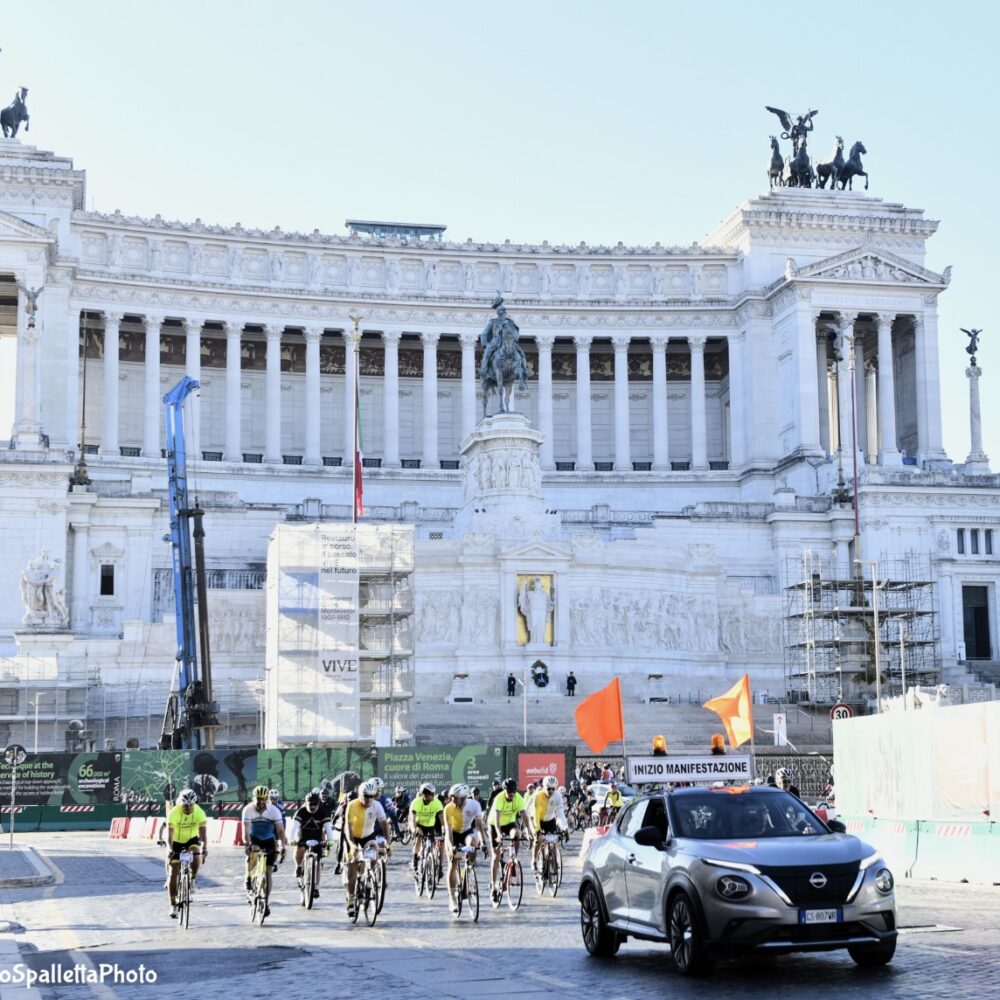 PEDALA PER UN SORRISO roma