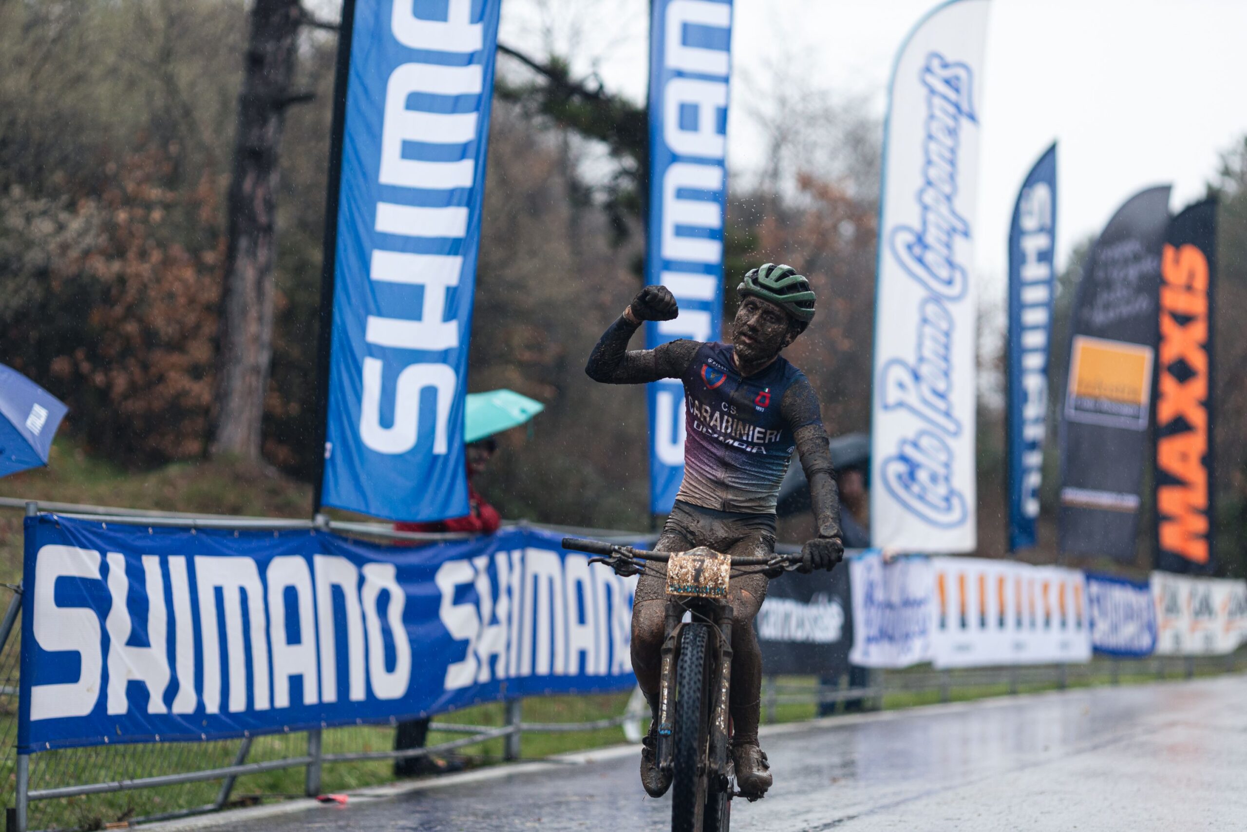 Filippo Fontana strepitoso nel fango di San Zeno di Montagna