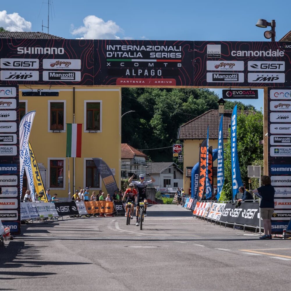 62c06108-59f0-4071-98a1-e9994210e8aa