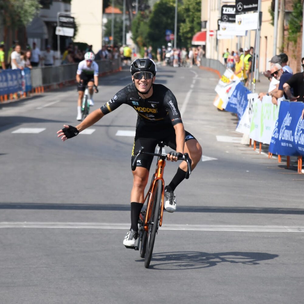 La vittoria di Matteo Regnanti (Foto R. Fruzzetti)