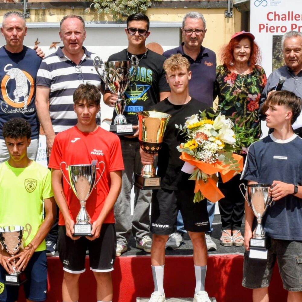 La cerimonia di premiazione a Vangile (Foto P. Fattori)