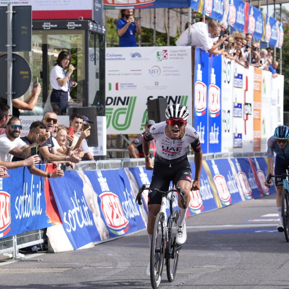 La vittoria di Isaac Del Toro nel Gp di Larciano (Ph Stabbia foto)