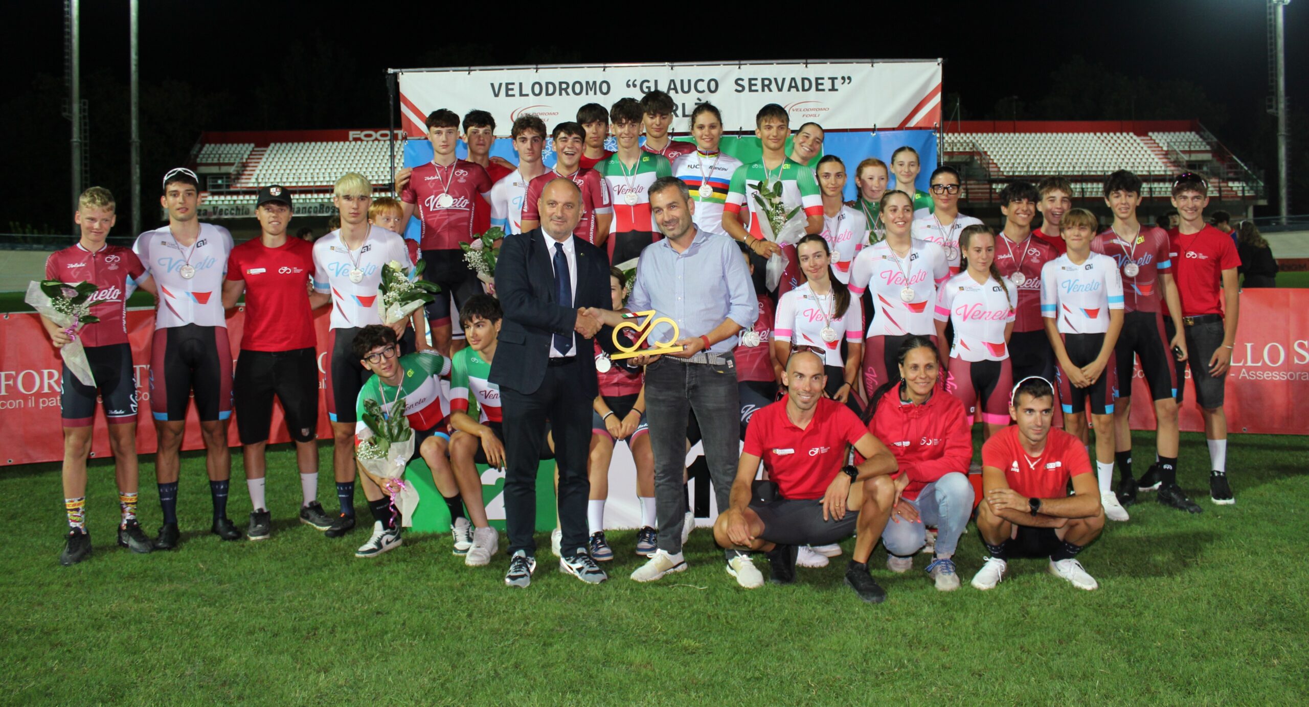 Una giornata di grande ciclismo, di emozioni e di colori quella andata in scena al Velodromo Servadei di Forlì giovedì 11 settembre, dove si è disputata la fase finale del Trofeo delle Regioni, un progetto fortemente voluto dal Presidente della Federazione Ciclistica Italiana Cordiano Dagnoni e dal Presidente della Commissione pista Fabio Perego, che ha…