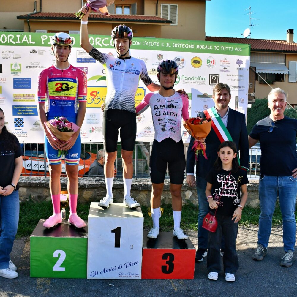 Il podio allievi di Mercatale Val di Pesa (Foto R. Fruzzetti) Il podio allievi di Mercatale Val di Pesa (Foto R. Fruzzetti)
