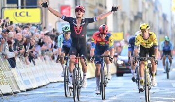 Matteo Trentin torna al successo nella ‘sua’ Parigi-Tours