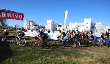 A Portoverde di Misano Adriatico, spettacolo tra fango e sabbia al Trofeo Conca Village