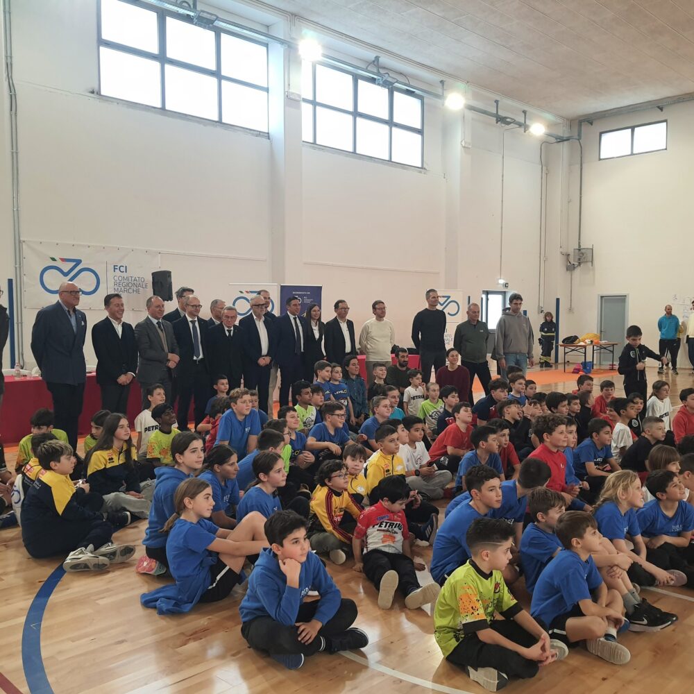 Festa Ciclismo Marchigiano 2025 mattinata con i giovanissimi alla palestra Carbonari