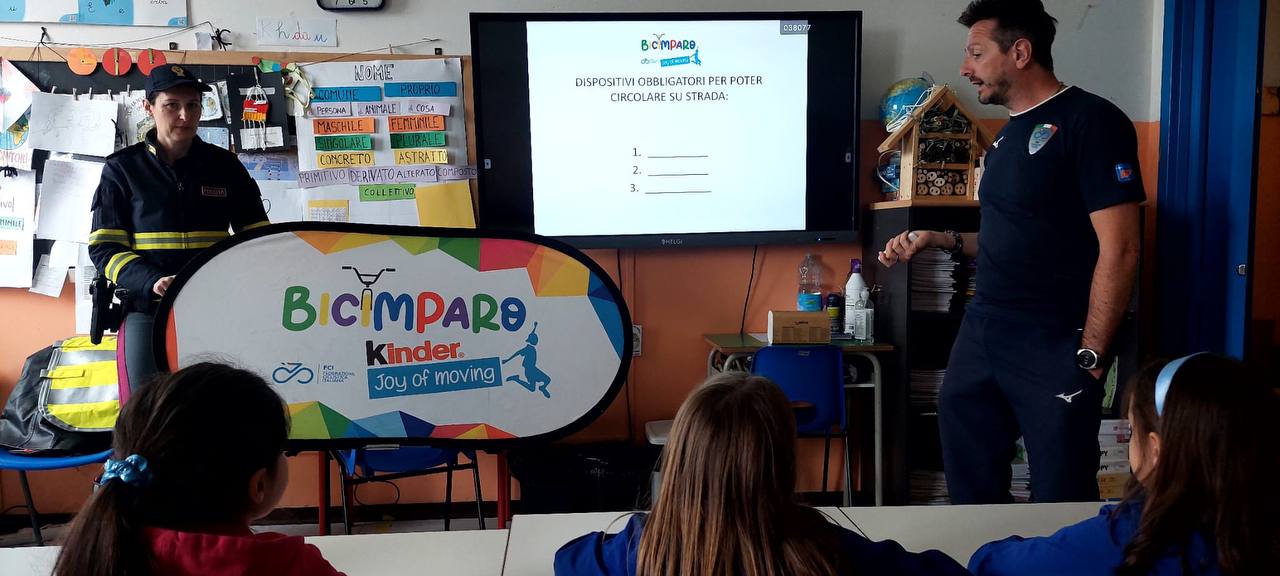 Il Tour Bicimparo Kinder Joy of Moving ha fatto tappa a Parma, negli spazi del prestigioso Convitto Maria Luigia, dove si sono svolte le attività di educazione stradale legate all’uso della bicicletta. Oltre 100 studenti hanno preso parte alle lezioni teoriche e pratiche, guidate dai tecnici federali insieme agli agenti della Polizia Stradale del compartimento…