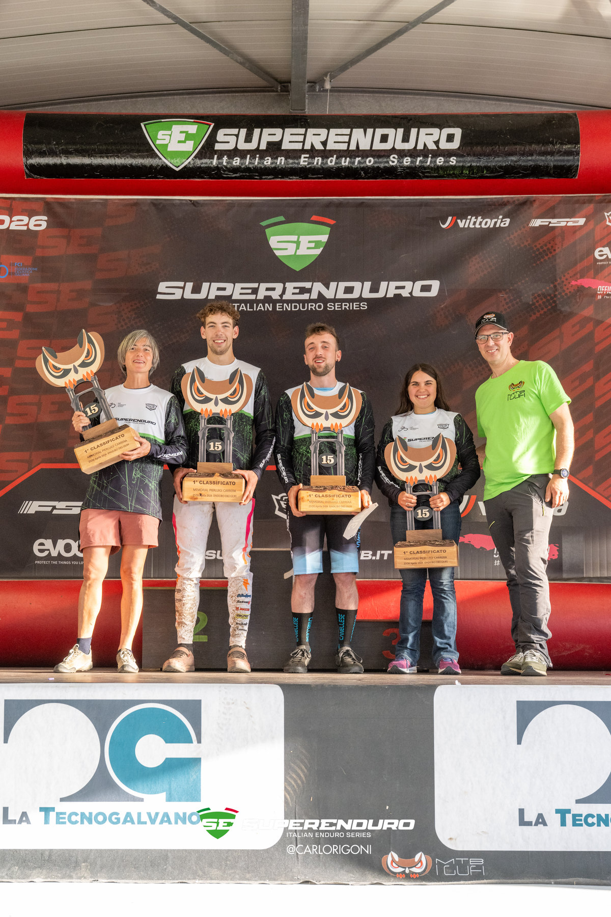 Il Superenduro è tornato a far parlare di sé, e lo ha fatto nel modo più classico: con una gara vera, dura, partecipata. A Pogno, uno dei luoghi simbolo dell’enduro italiano, il weekend ha riportato nel cuore dei boschi del Lago d’Orta tutto quello che questo sport rappresenta: adrenalina, fatica, tecnica e condivisione. Trail perfetti,&hellip;