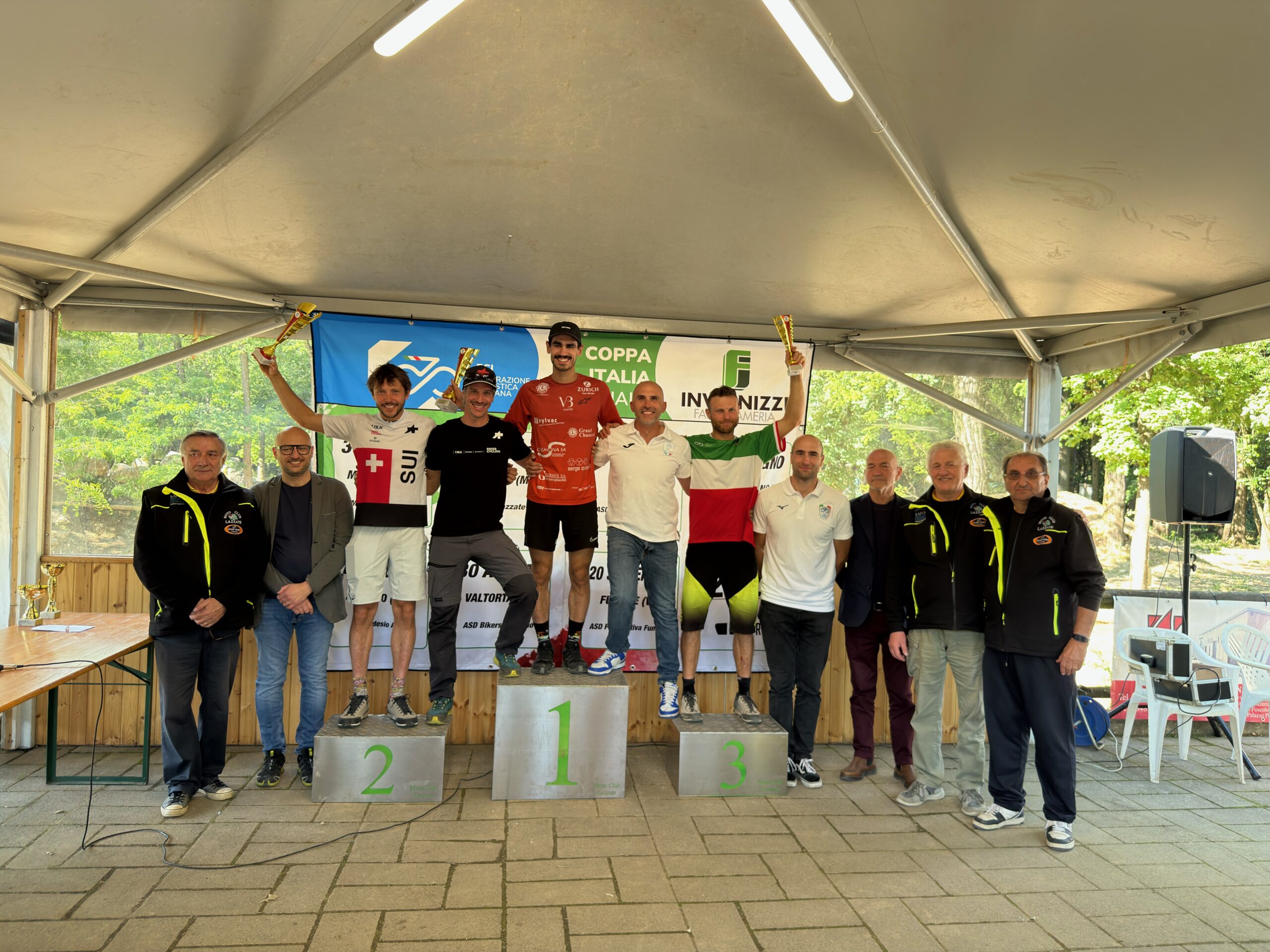 Lazzate (MB) 17 maggio 2026 – Altro weekend dedicato al trials con la seconda prova di Coppa Italia organizzata dal Moto Club Lazzate, che mette in campo la comprovata e conclamata esperienza pluridecennale in un evento organizzato impeccabilmente nonostante il maltempo dei giorni precedenti. Accorsi numerosi, oltre agli atleti italiani, i rider del Team Nazionale&hellip;