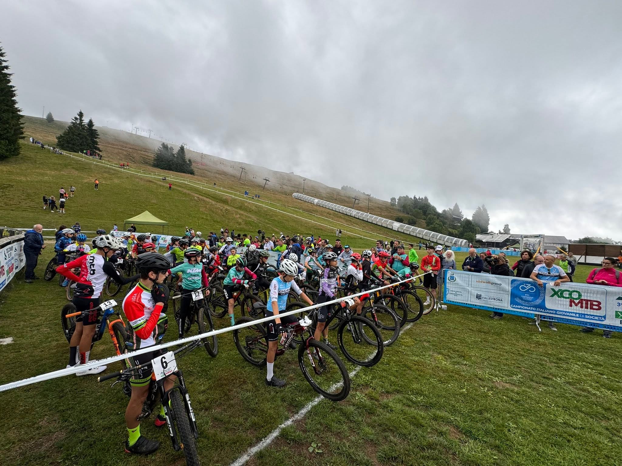 La società Mtb Oasi Zegna ha dovuto compiere un vero e proprio lavoro straordinario per garantire lo svolgimento dell'evento nazionale, riprogettando completamente il tracciato di gara dopo l'ordinanza della Prefettura che ha disposto, all'ultimo momento, la chiusura di una parte del Parco in seguito a un incidente avvenuto alcuni mesi fa. Una decisione che ha&hellip;