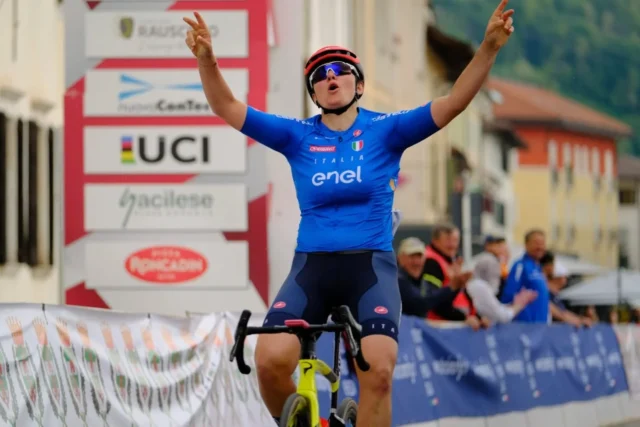 La #nazionaleparaciclismo🇮🇹 lascia il segno anche alla Coppa del Mondo di Maniago 🔥 🥇12 medaglie 🏆 3 vincitori di Coppa (@claudia_cretti, @robertaamadeo, @giorgio_farroni) 3️⃣ posto nel medagliere ...e si vola verso i Mondiali ✈️🚴♂️ #paracycling #worldcup #maniago