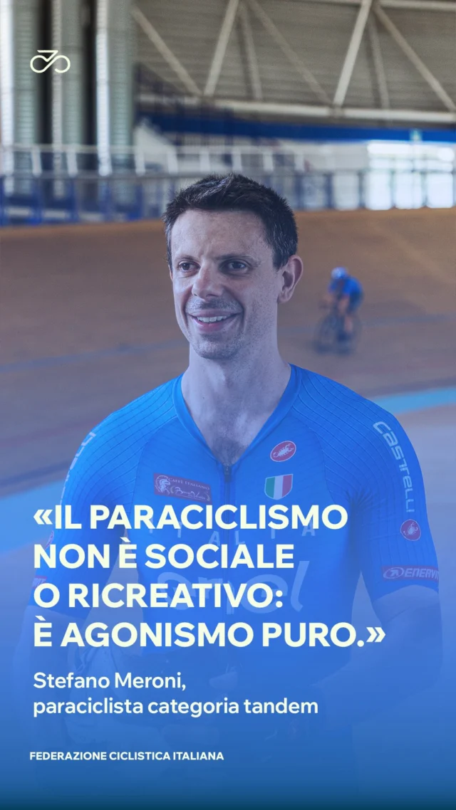 «Tardivo, mutevole, ricco di soddisfazioni.» Così Stefano Meroni descrive il suo percorso da atleta, tra stop, ripartenze e la conquista di due medaglie mondiali nella velocità su pista. Nell’intervista ci ha raccontato come, già mesi prima della gara, riesca a visualizzarsi sulla linea di partenza, a sentire il ritmo del timer e a vivere mentalmente ogni istante della competizione. Ora lo attende una nuova sfida ai Campionati Mondiali di Rio. Forza Stefano!